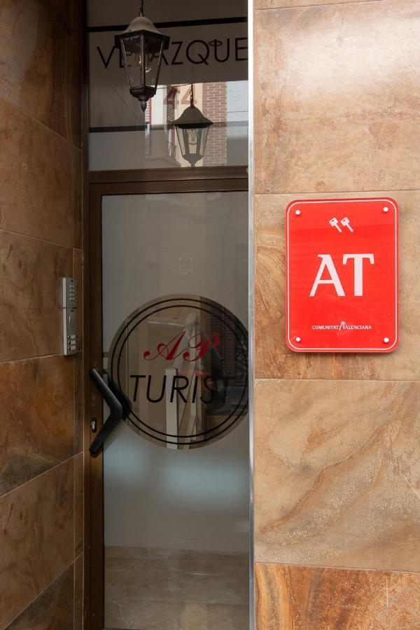 Apartmán Ap Turist Velázquez Alicante Exteriér fotografie